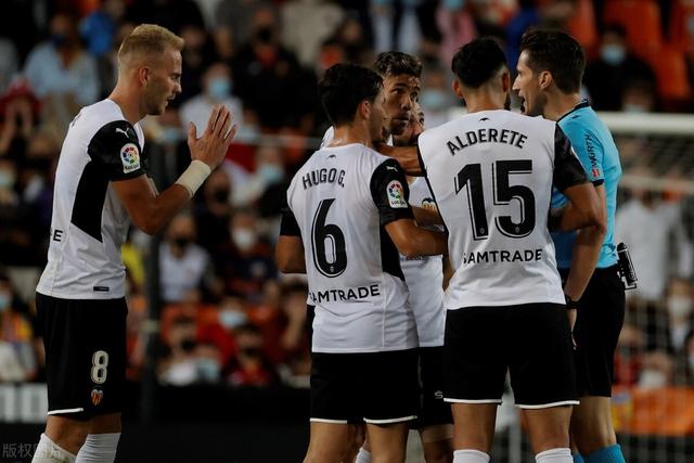 里约奥运会夺冠十周年 中国女排冠军走进南京校园